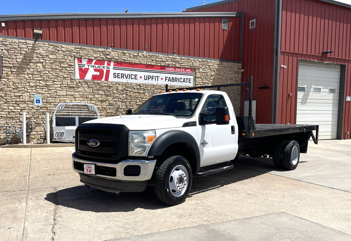 2011 FORD F-550 XL SD 4X4 14ft FLATBED WITH LIFTGATE